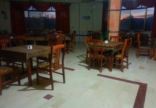 رستوران متل دنا شیراز